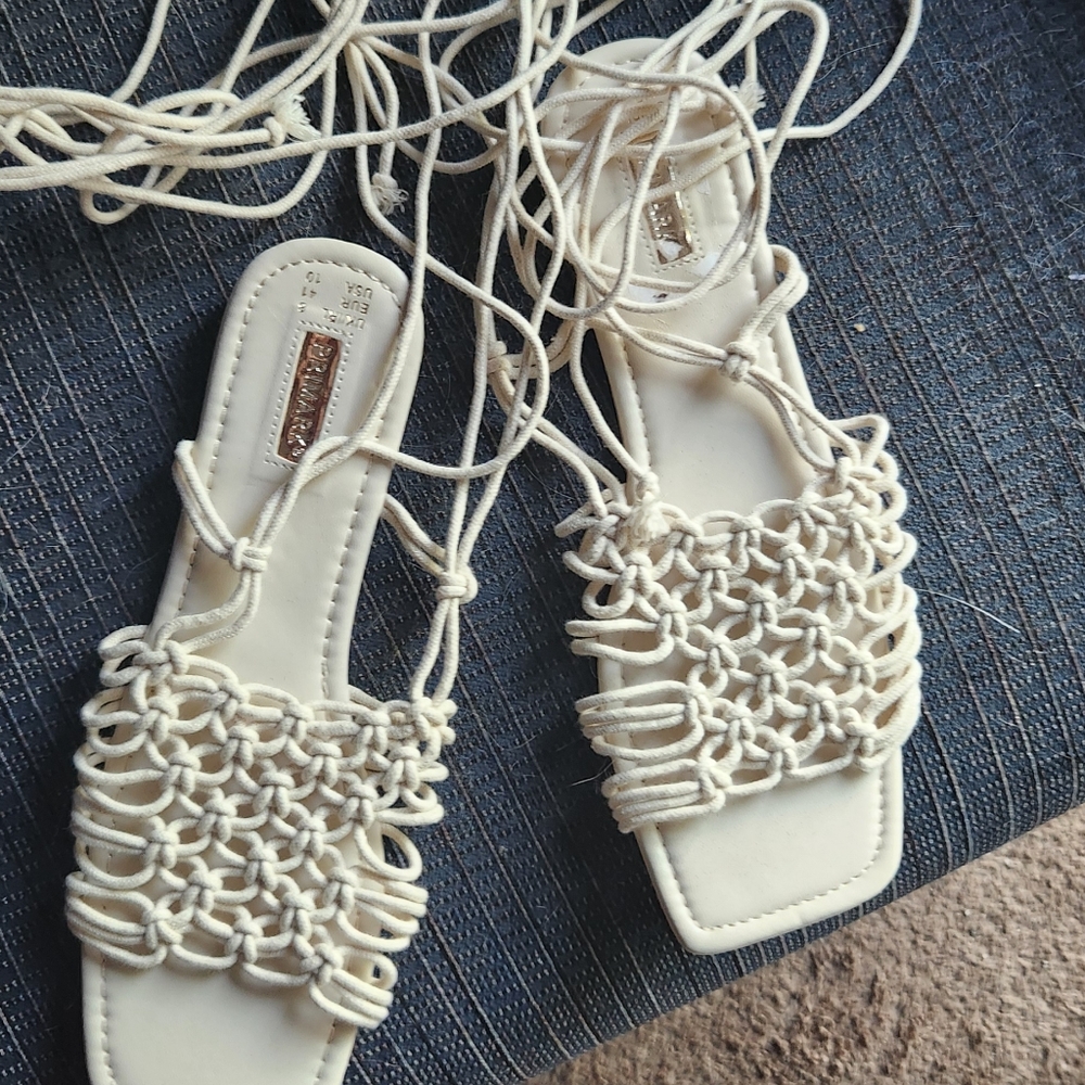 Sandals - Picture 3 of 4